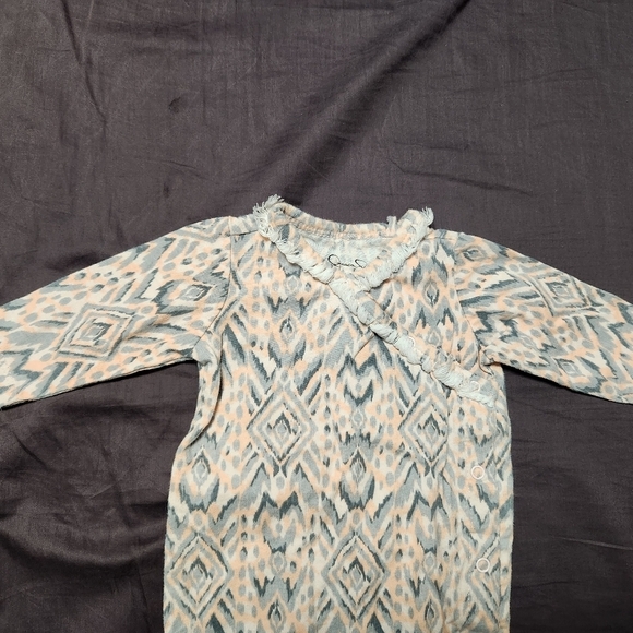 Jessica‎ Simpson footed pajamas size 0-3 months - Picture 7 of 9
